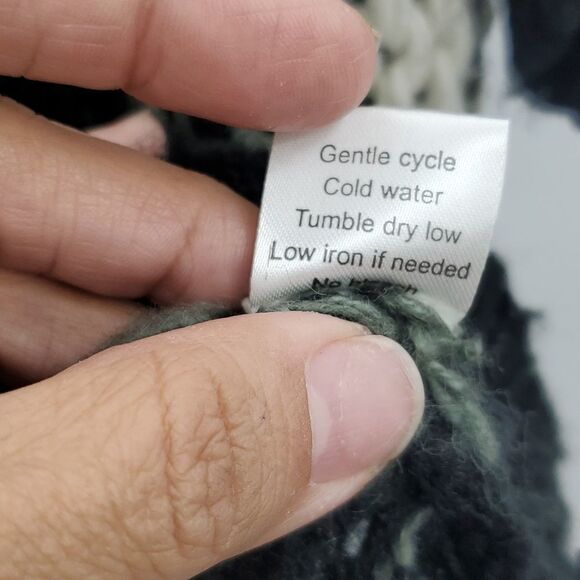 Lumiere Loose Knit Bat Wing Sleeve Sweater. - Picture 13 of 17